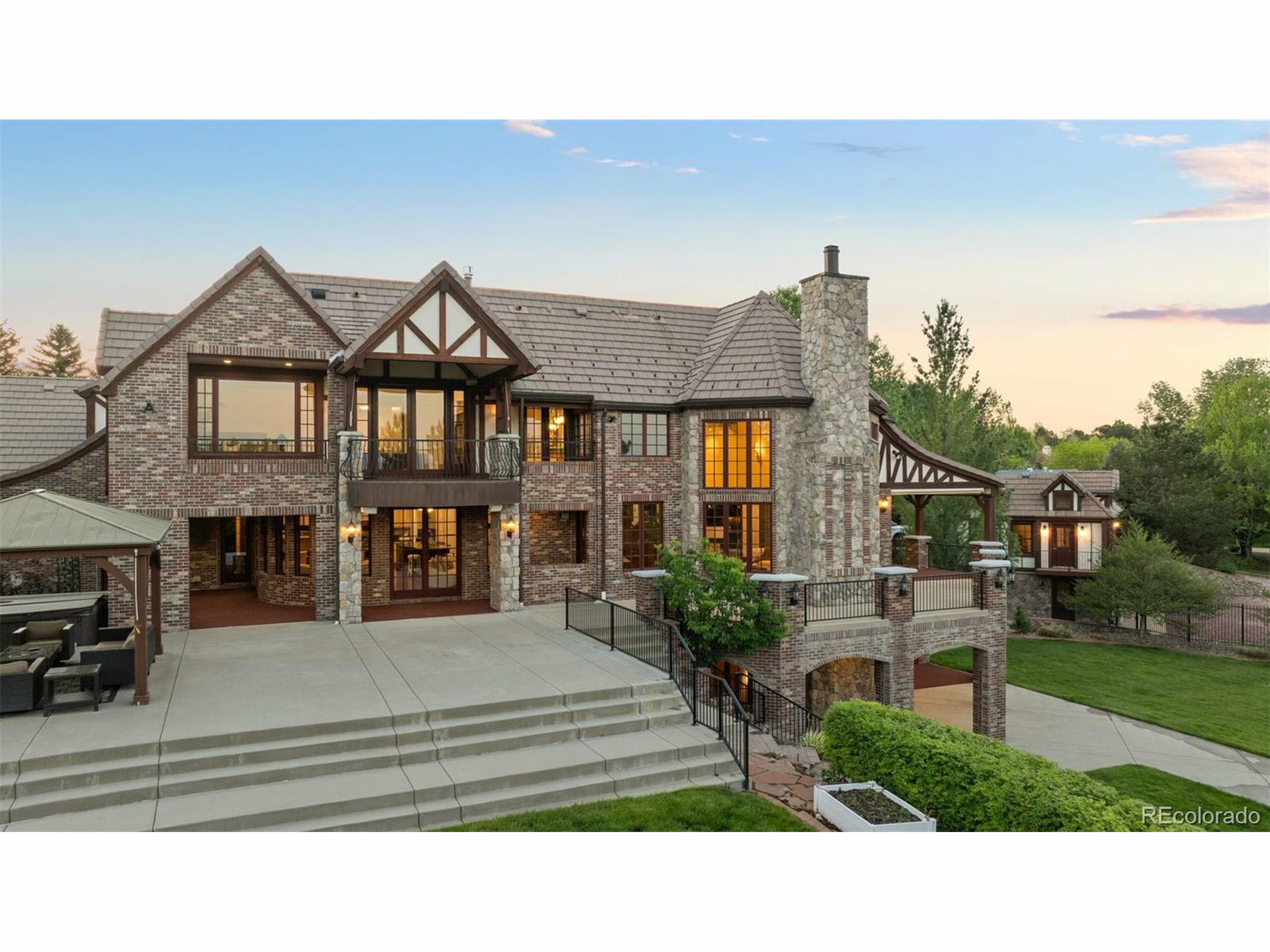 Property Photo: 6616 E Prentice Ave CO 80111
