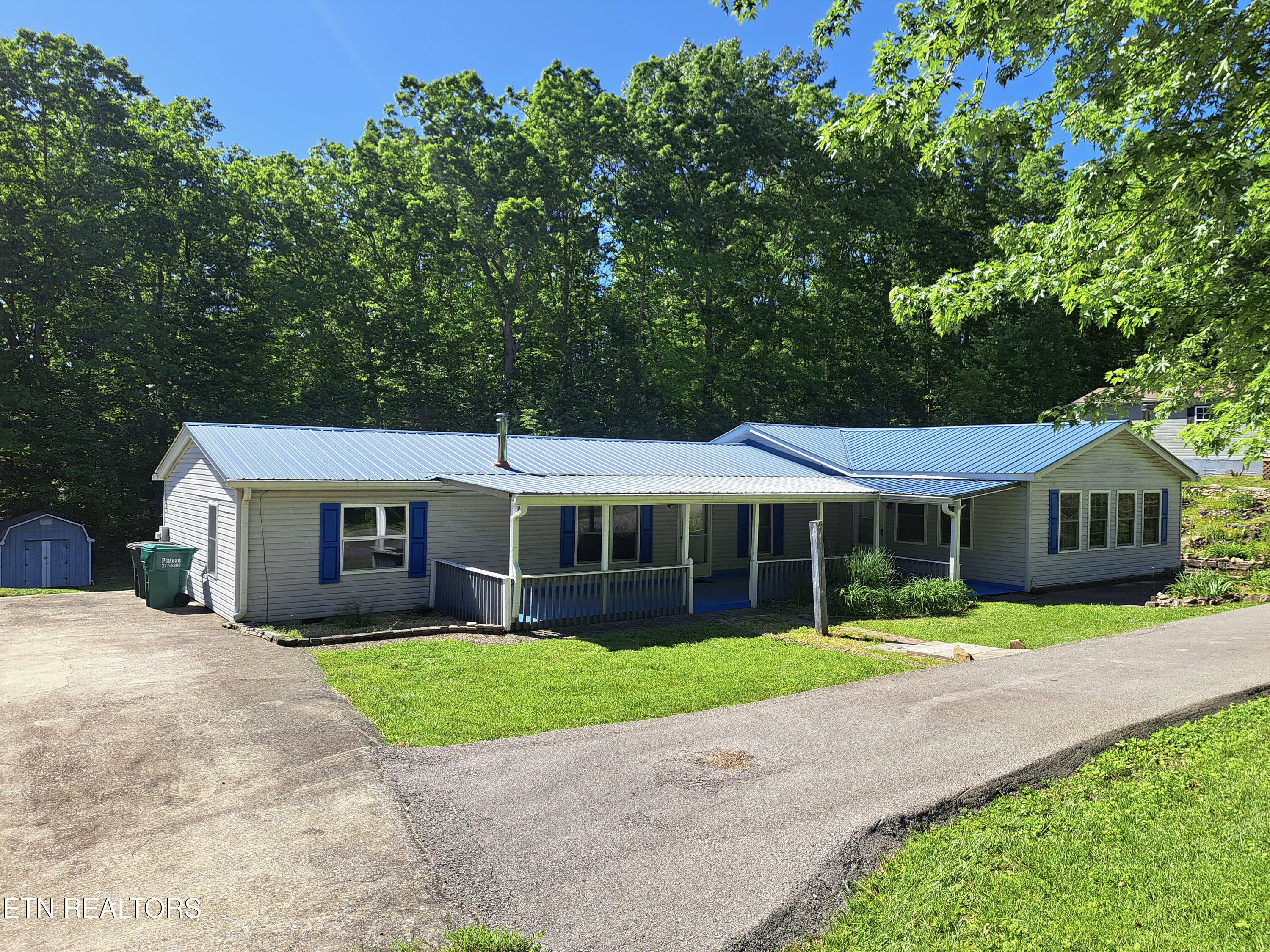 Property Photo: 221 W Catoosa Canyon Drive TN 38571