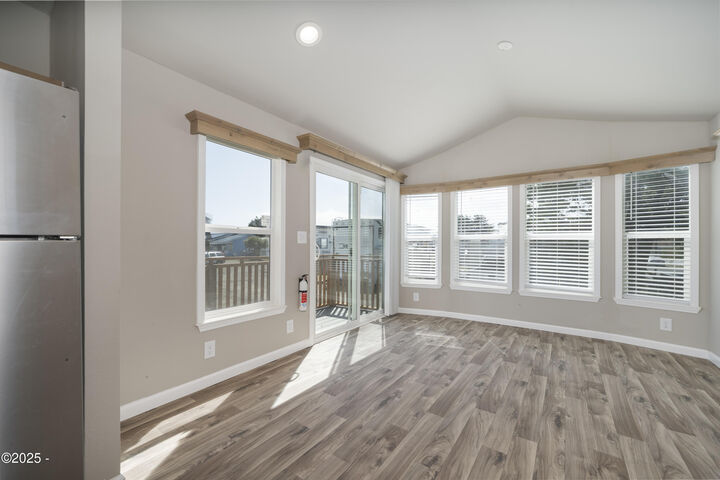 Property Photo:  1015 SW 51st Street 9  OR 97367 