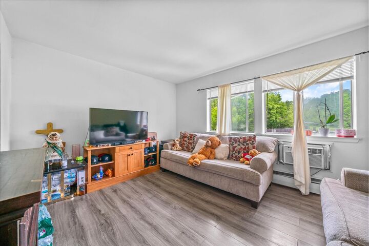 Property Photo:  49 Ruth Court  NY 10940 