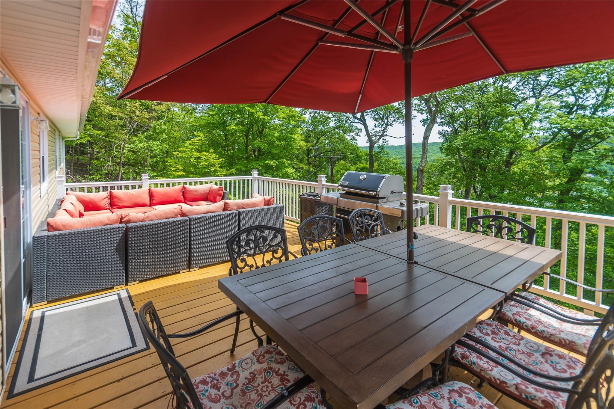 Property Photo:  71 Deer Trail N  NY 10925 