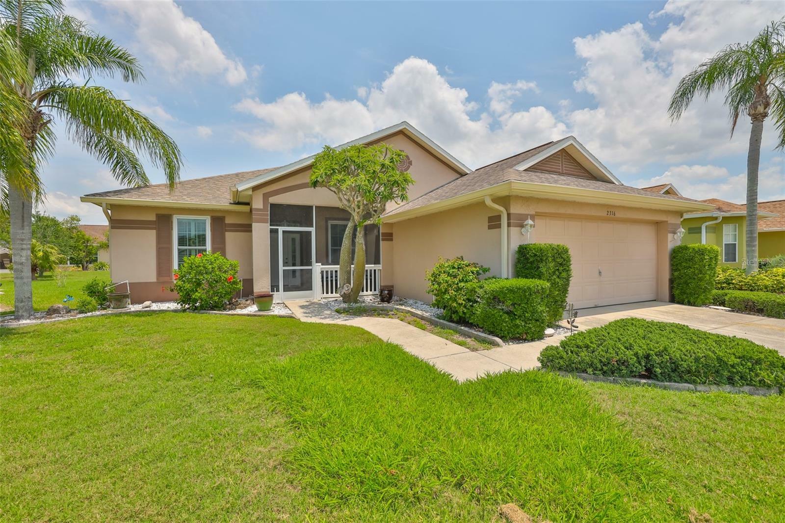 Property Photo: 2316 Lyndhurst Drive FL 33573