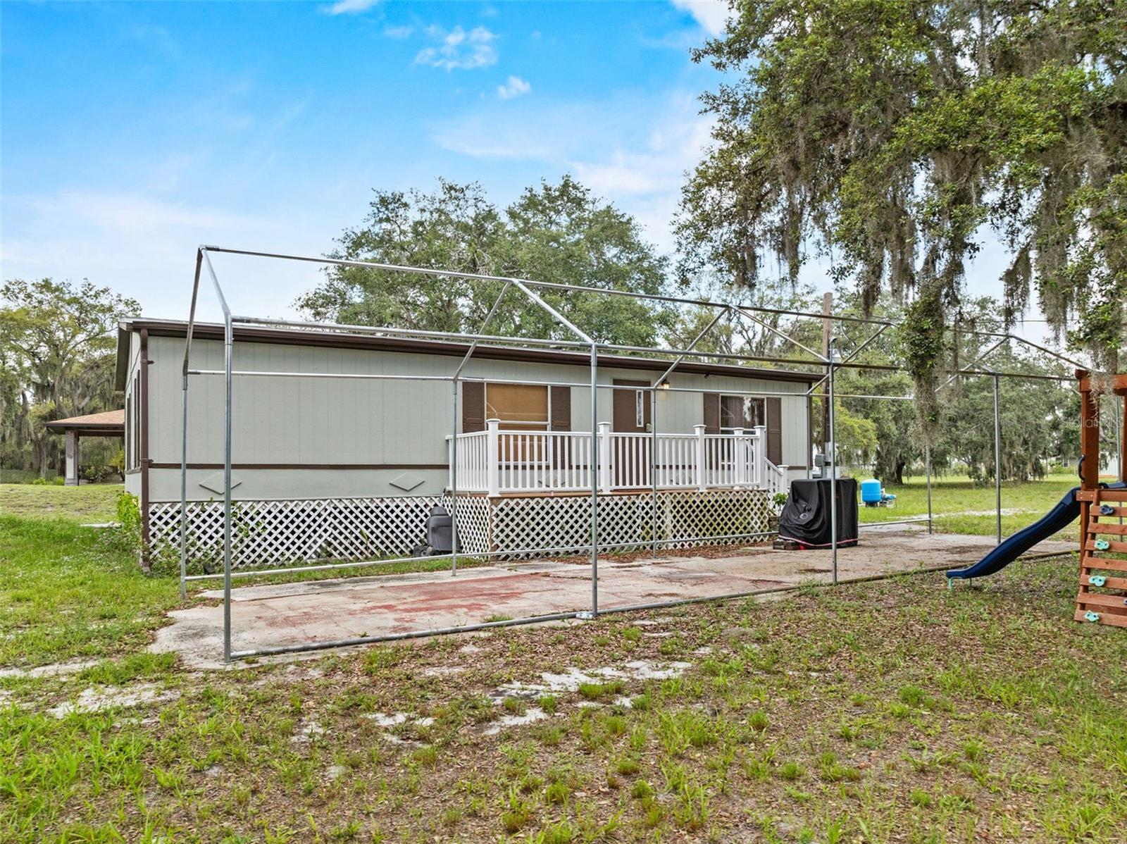Property Photo: 1020 US Highway 98 W FL 33843