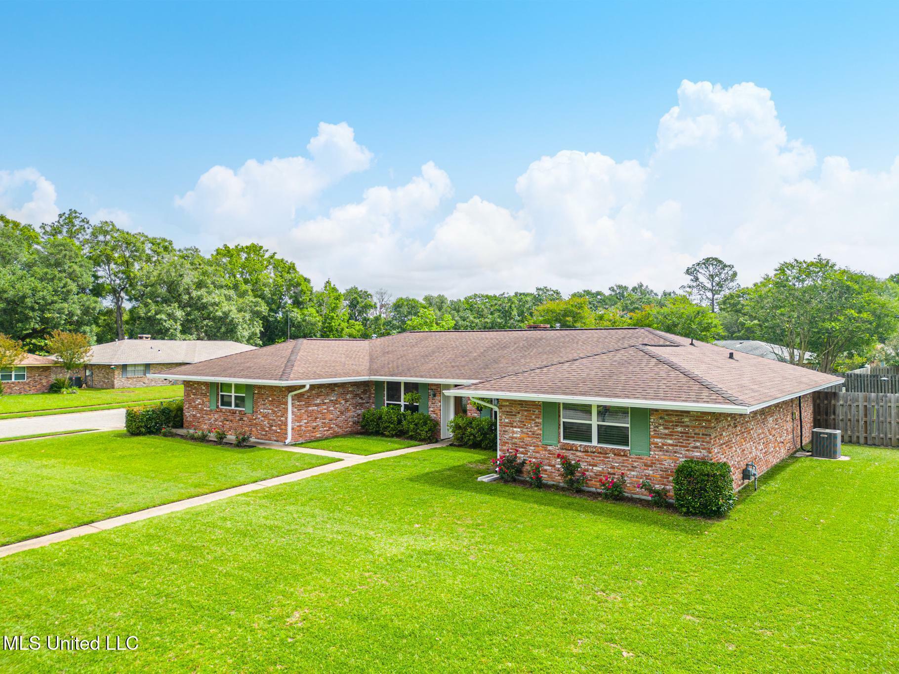 Property Photo: 1 Partridge Place MS 39560