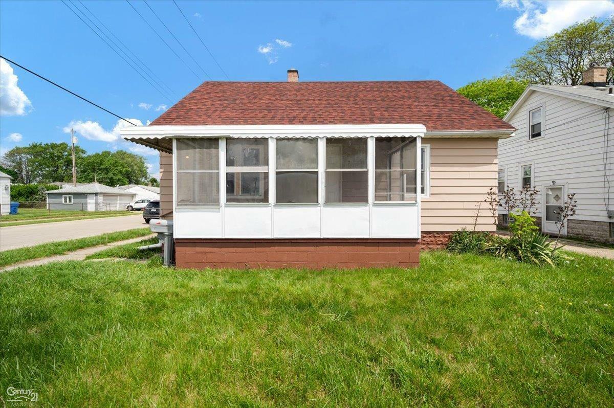 Property Photo: 7003 Paige Avenue MI 48091-2649