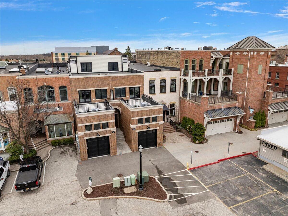 52 E 8th Street  Holland MI 49423 photo