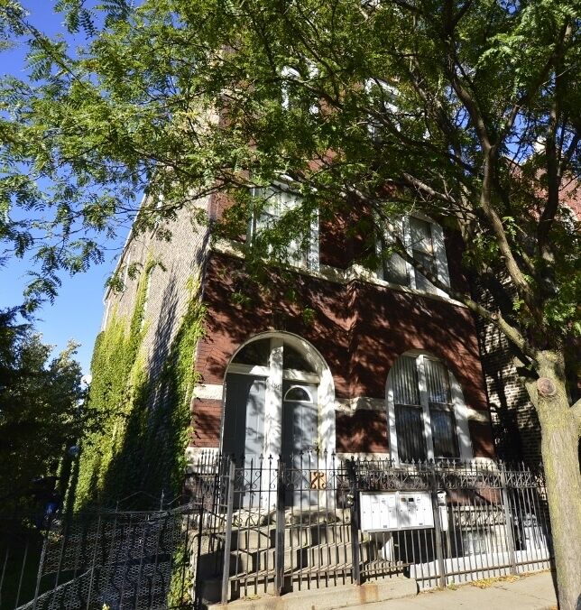 Property Photo:  