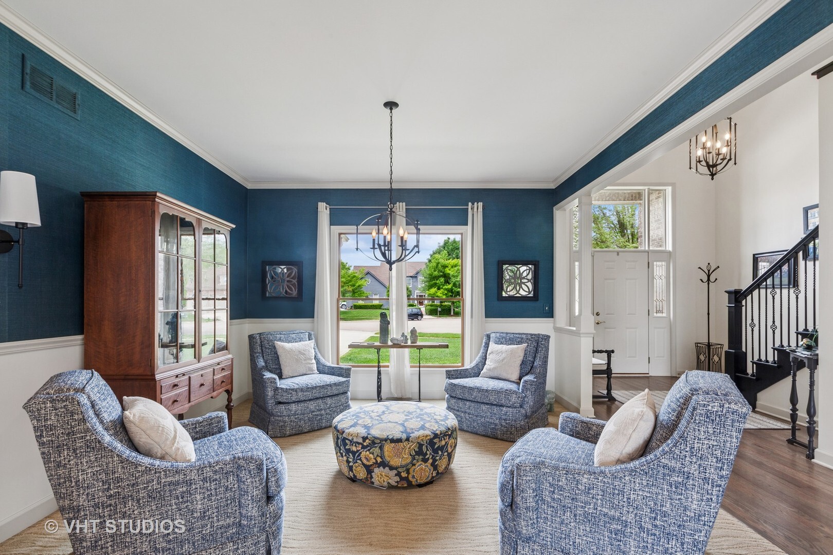 Property Photo:  