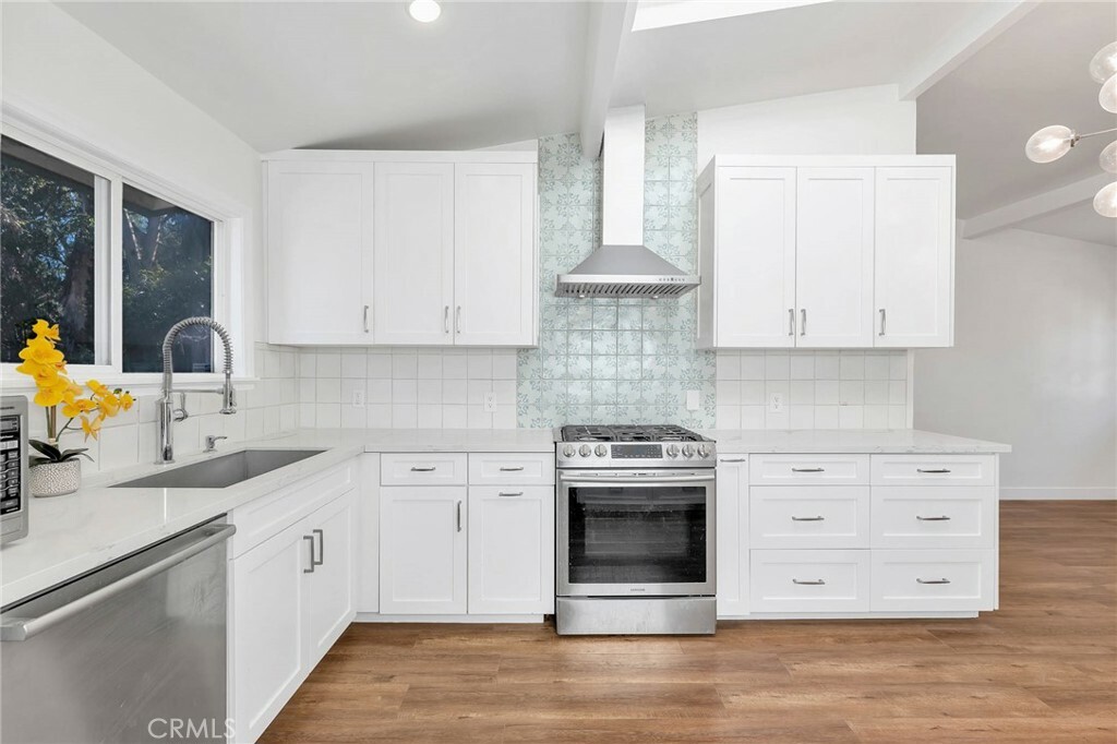 Property Photo: 5338 Campo Road CA 91364