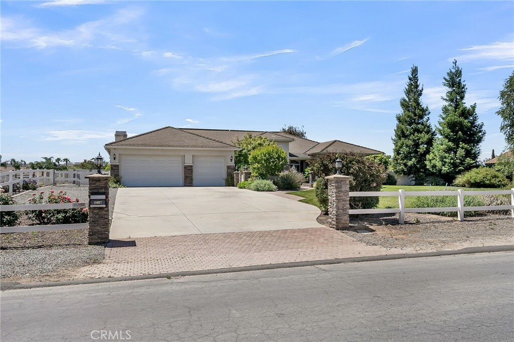 Property Photo: 18097 Roberts Road CA 92508
