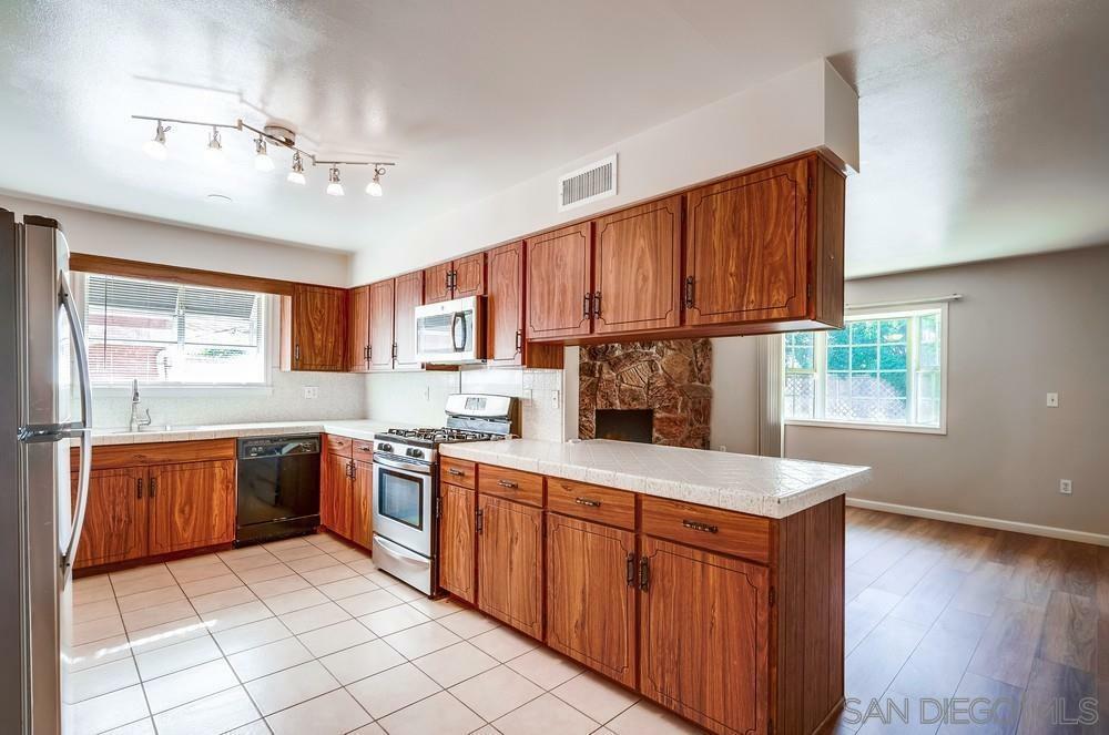 Property Photo: 28507 Murrieta Rd CA 92586