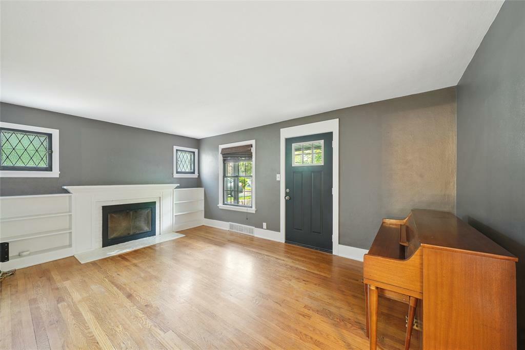 Property Photo: 31 S Hartnett Avenue MO 63135