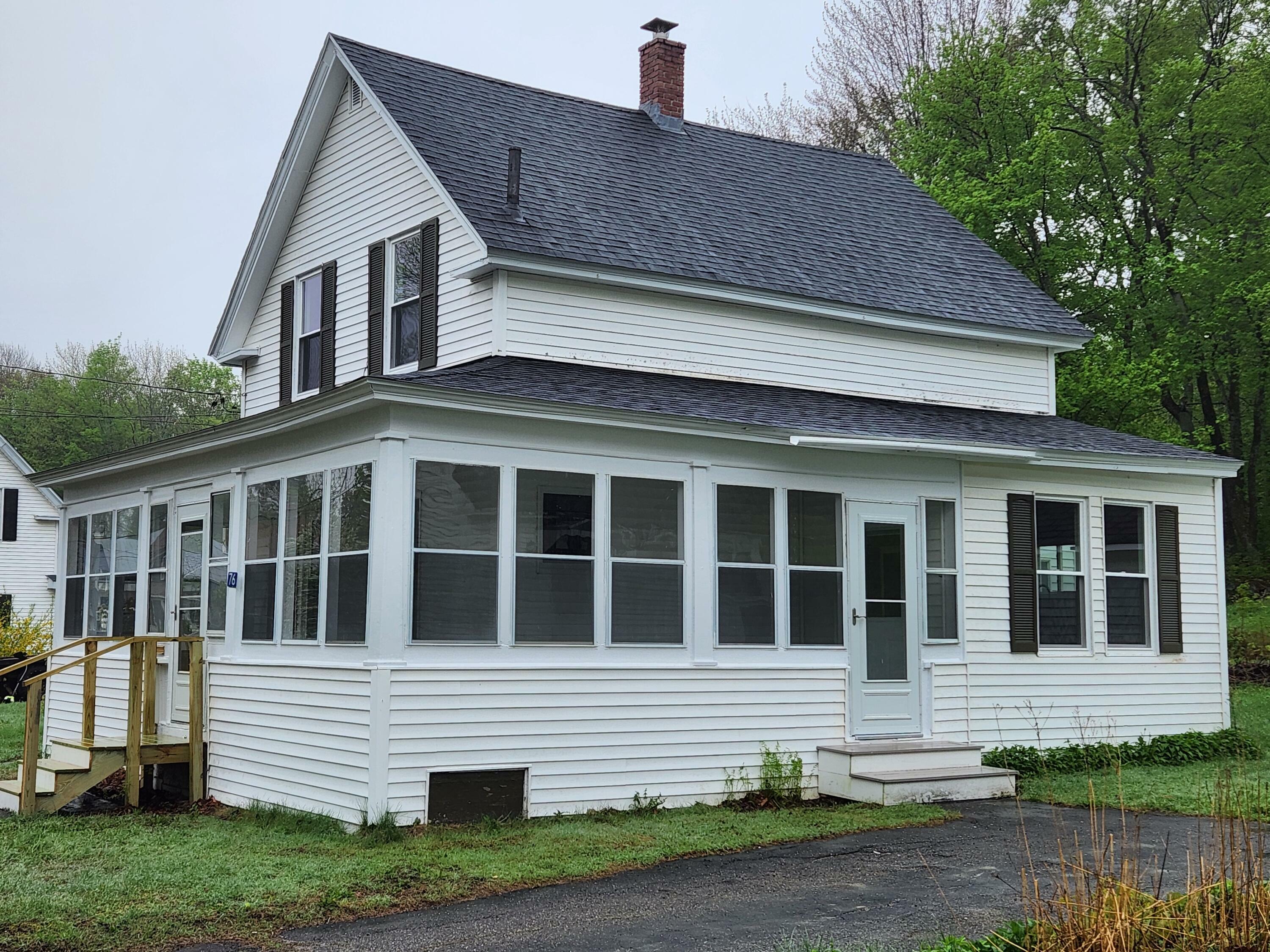 Property Photo:  76 Somerset Street  ME 04462 
