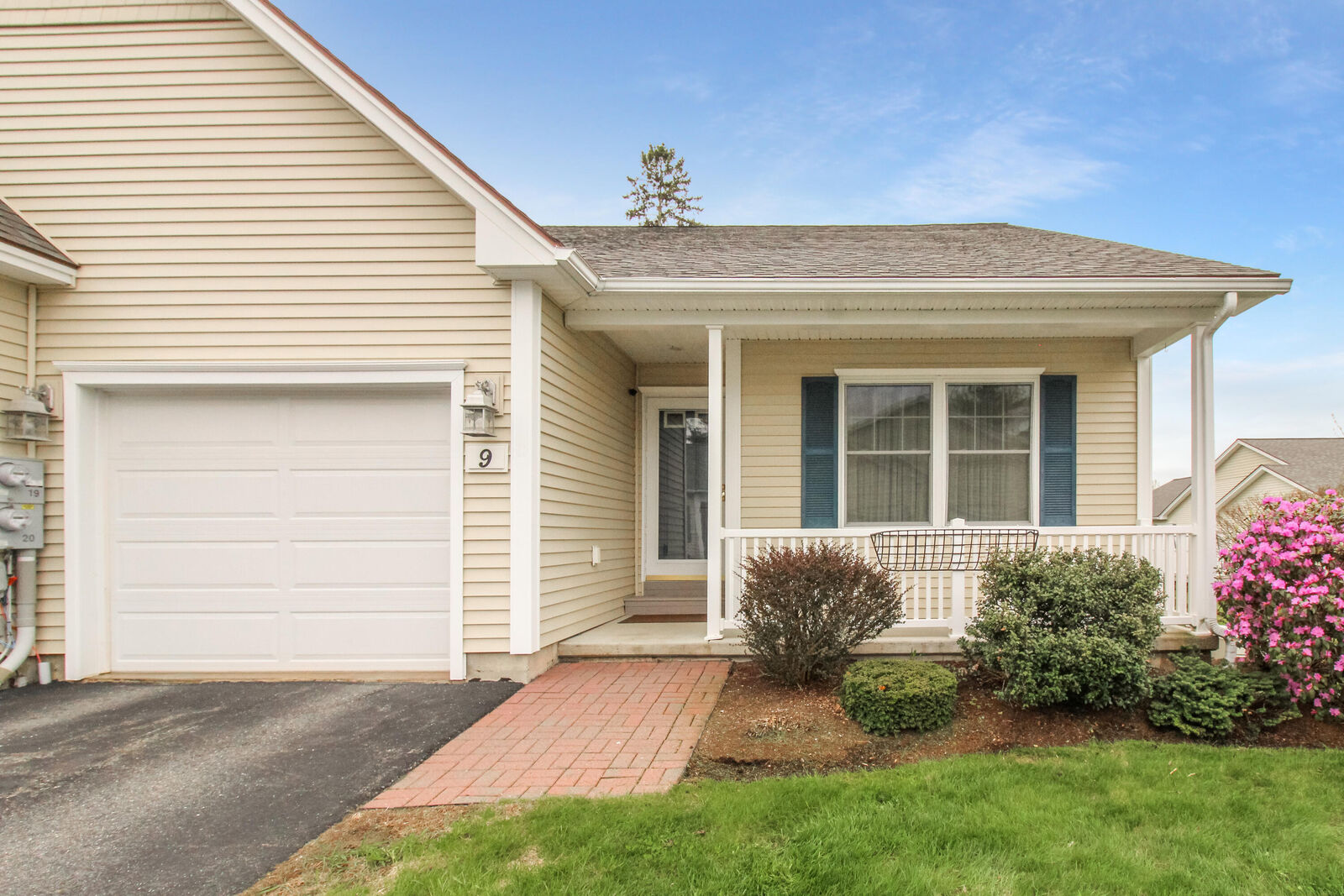 Property Photo:  9 Camden Court 9  ME 04401 