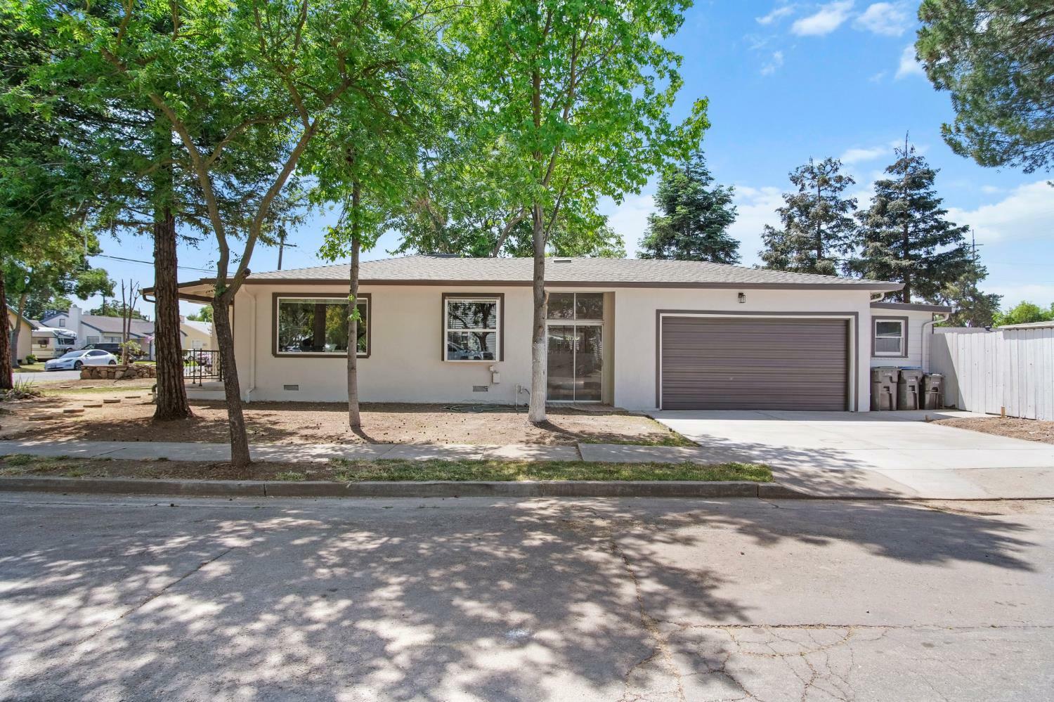 Property Photo:  1909 W Harding Way  CA 95203 