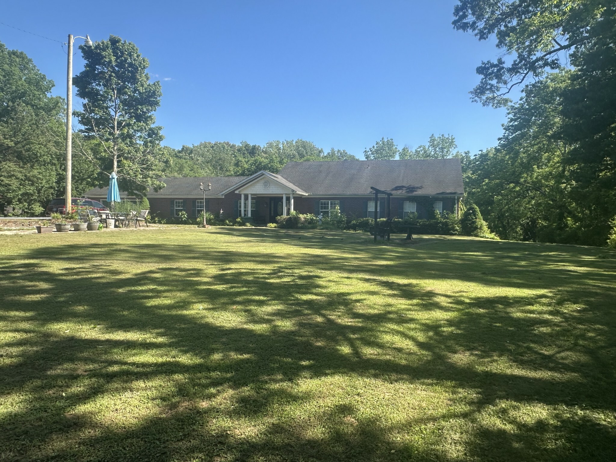 Property Photo: 1215 E Gaines St TN 38464