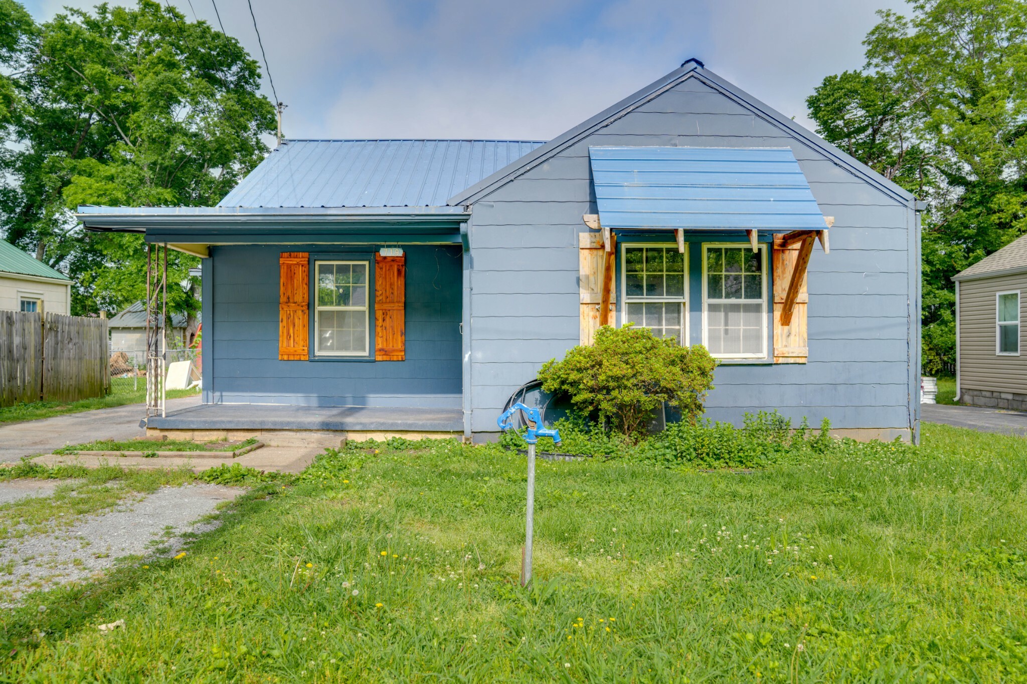 Property Photo: 719 King Ave TN 37160
