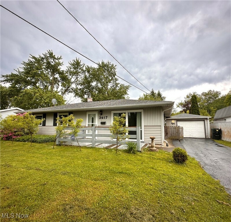 Property Photo: 3417 Tanya Avenue NW OH 44485