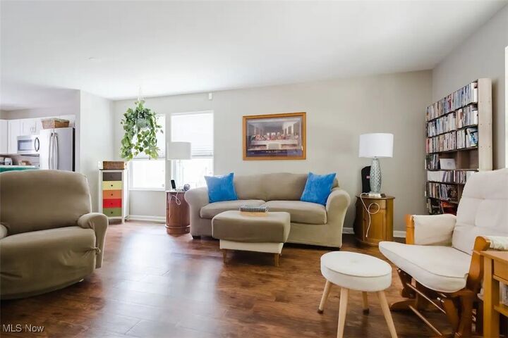 Property Photo:  180 Elizabeth Parkway  OH 44304 