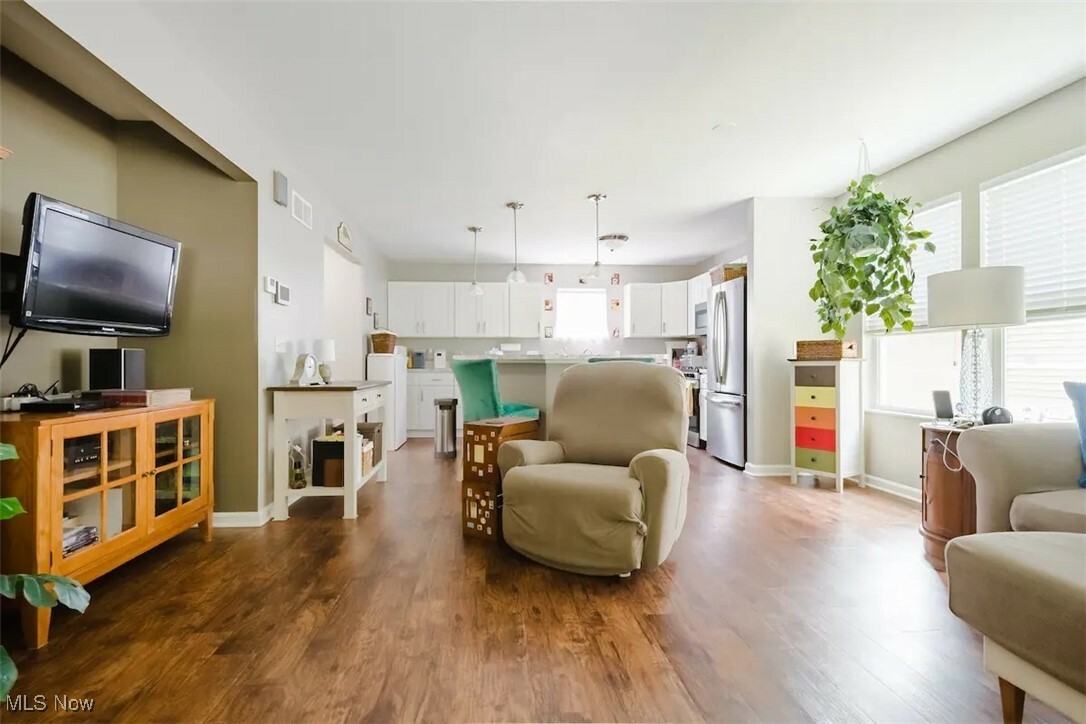 Property Photo: 180 Elizabeth Parkway OH 44304