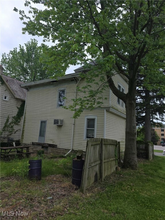 Property Photo: 804 West Avenue OH 44035