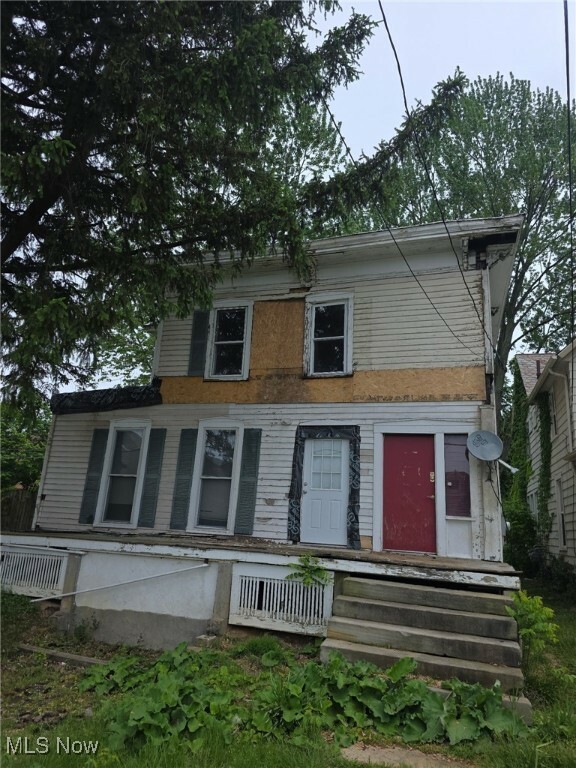 Property Photo: 804 West Avenue OH 44035
