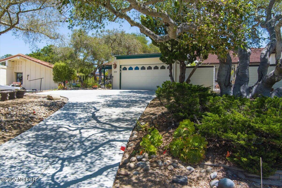 Property Photo: 4131 Oakwood Road CA 93436