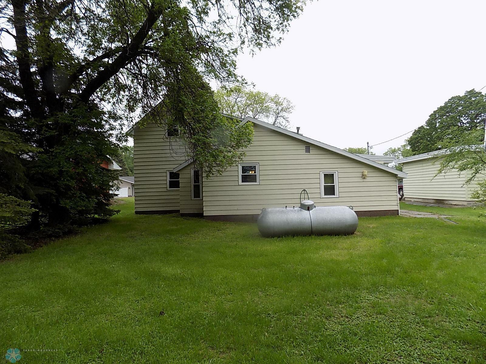 Property Photo:  414 4th Avenue SW  ND 58041 