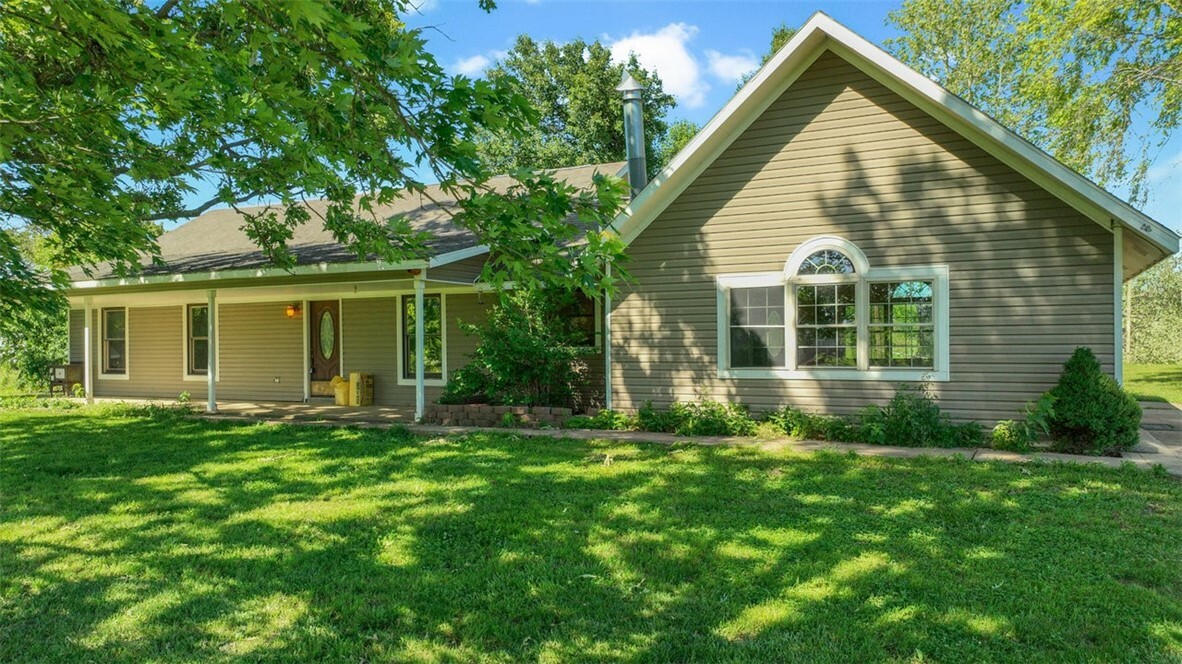 Property Photo: 8120 N Coffelt Cemetery Road AR 72713