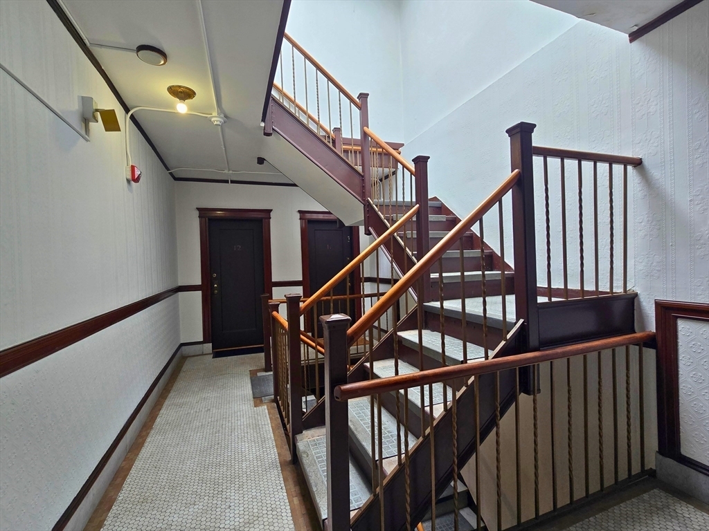 Property Photo: 5 Crawford St 9 MA 02139