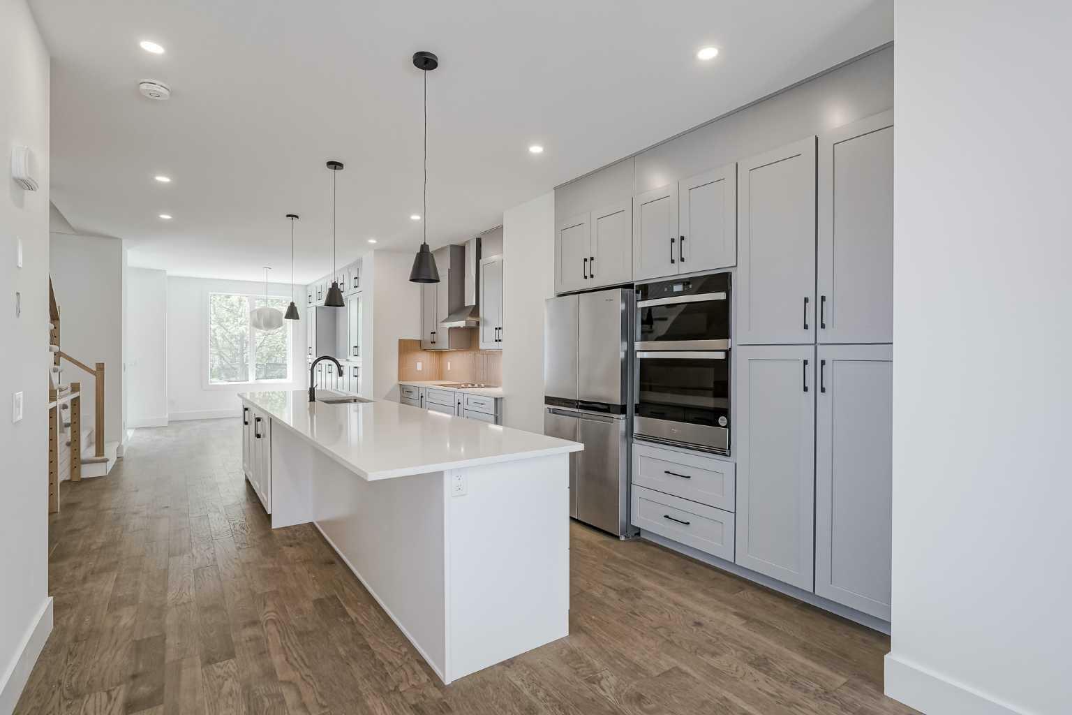 Property Photo: 436 28 Avenue NW AB T2M 2K6