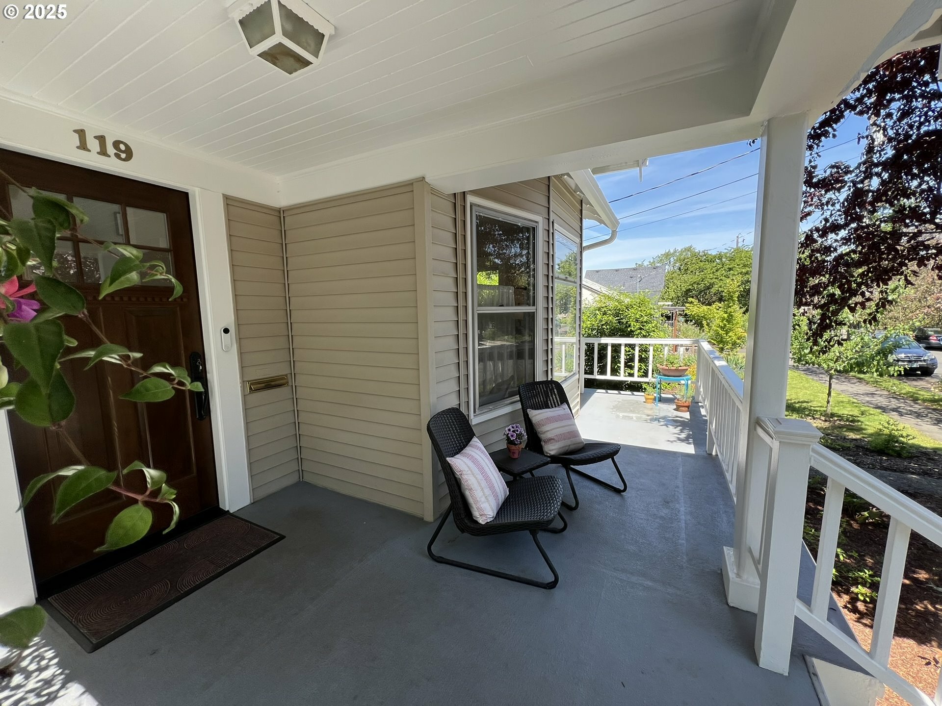 Property Photo: 119 NE 79th Ave OR 97213