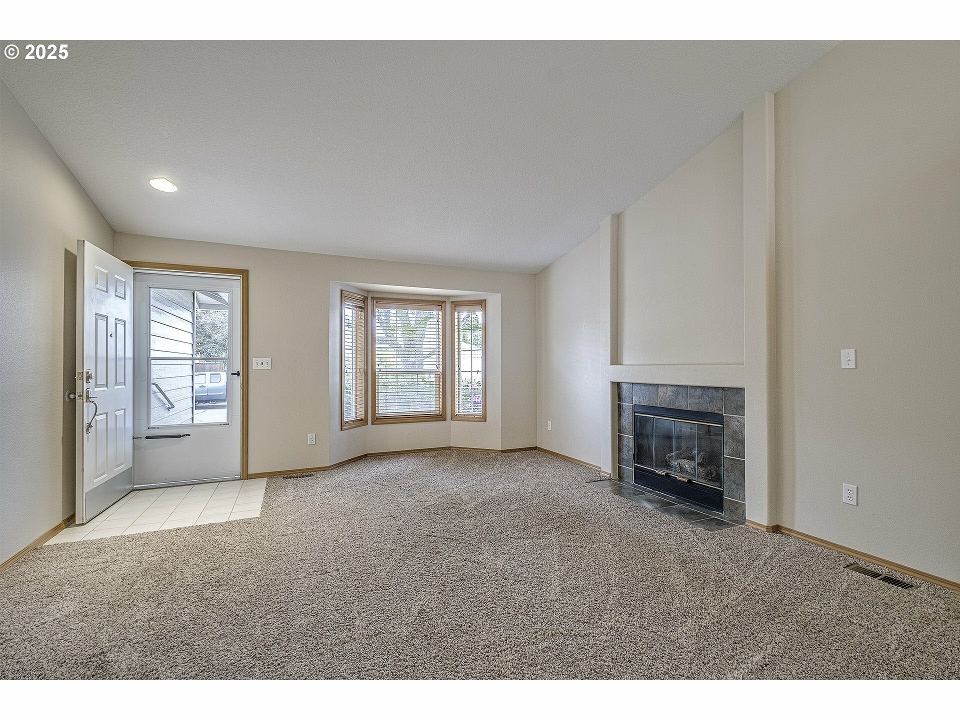 Property Photo: 284 NE Milne Rd OR 97124