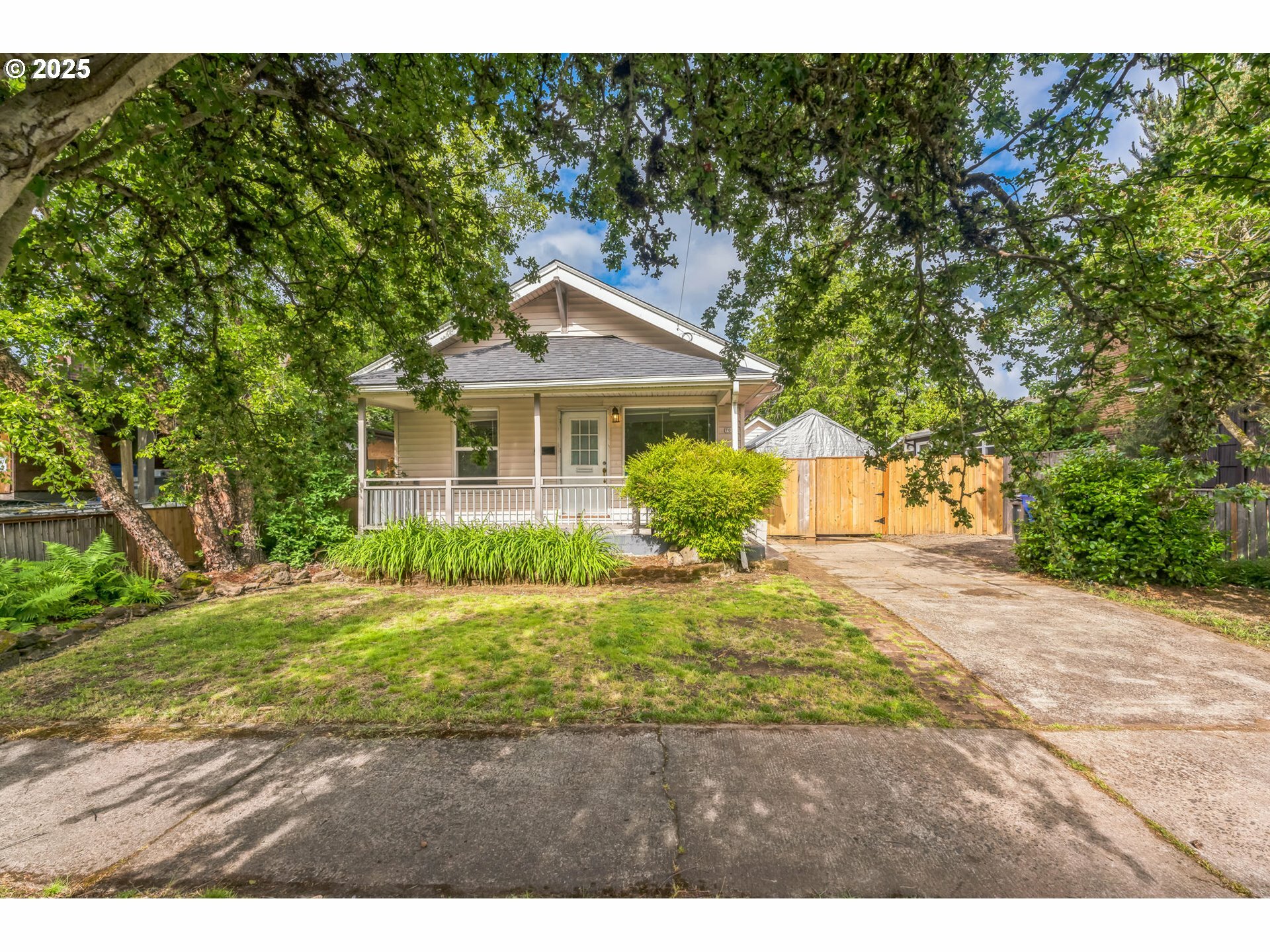 7031 SE 84th Ave  Portland OR 97266 photo