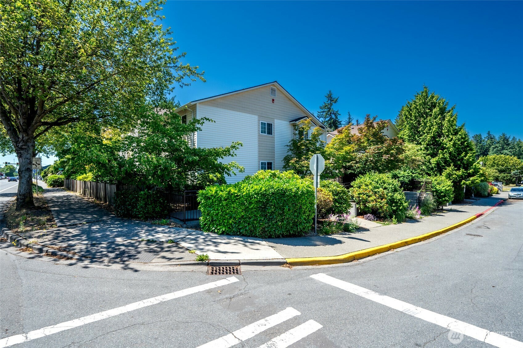 Property Photo:  1255 NE 152nd Street 3  WA 98155 