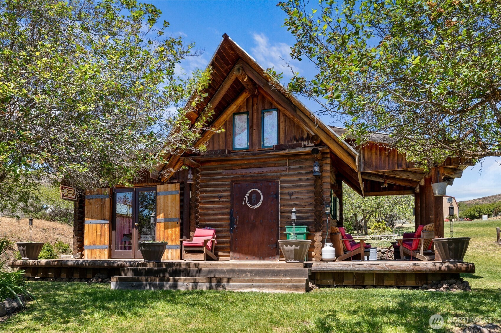 Property Photo: 6530 Colockum Road WA 98926