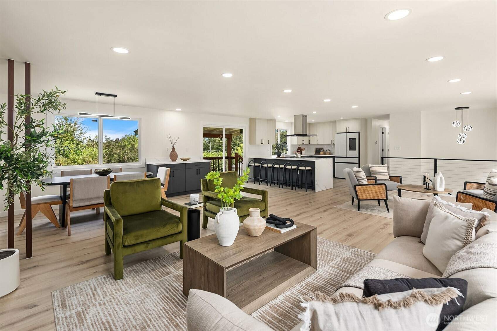 Property Photo: 13514 NE 70th Street WA 98052