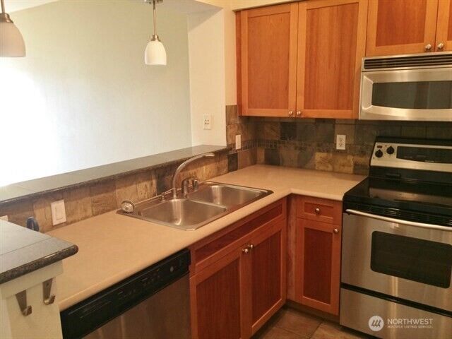 Property Photo: 1545 NW 57th Street 617 WA 98107