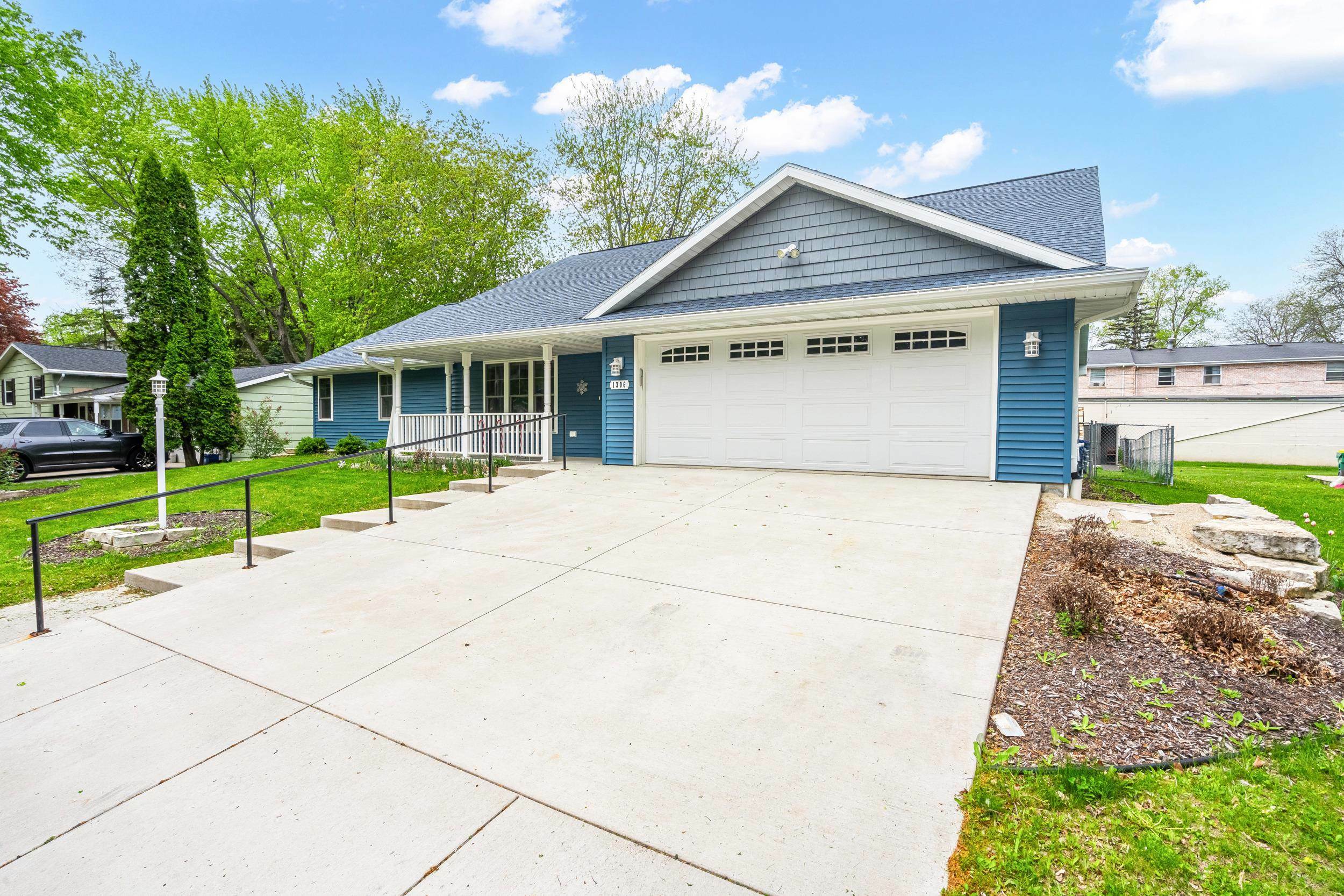 Property Photo: 1306 Nelson Street WI 54304