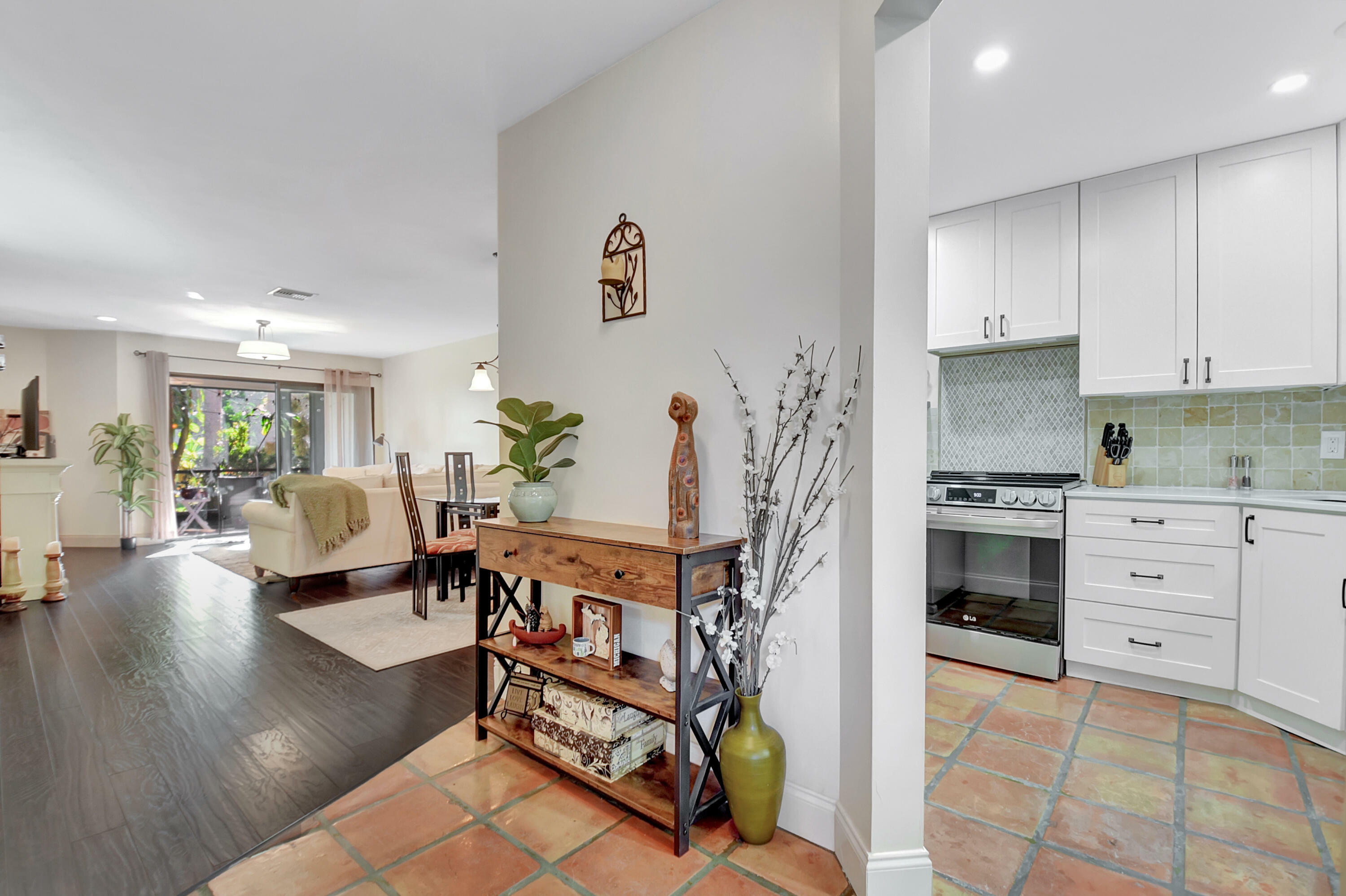 Property Photo: 500 Crosswinds Drive C1 FL 33413