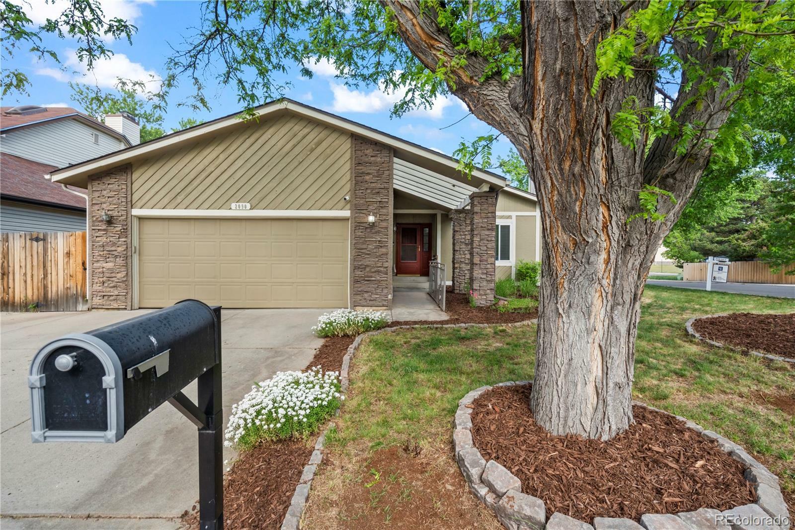 Property Photo: 2090 S Fairplay Street CO 80014