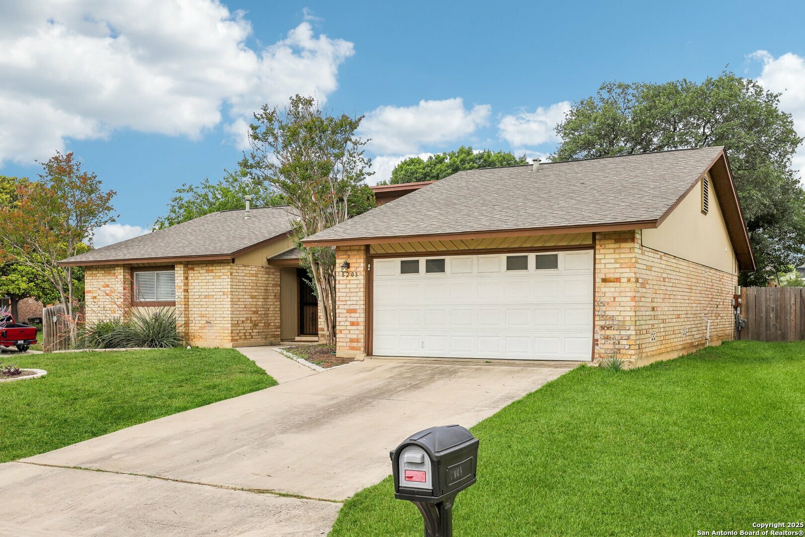 Property Photo: 8203 Budge St TX 78240