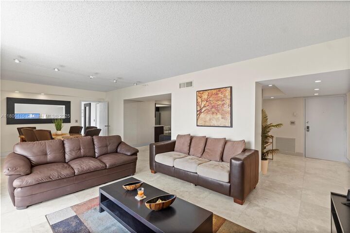 Property Photo: 18181 NE 31st Ct Ph07 FL 33160