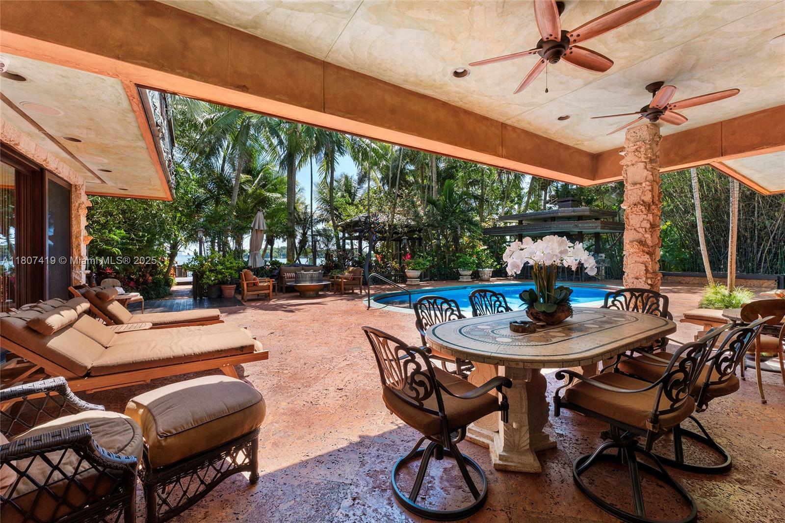 Property Photo: 5725 N Bayshore Dr FL 33137