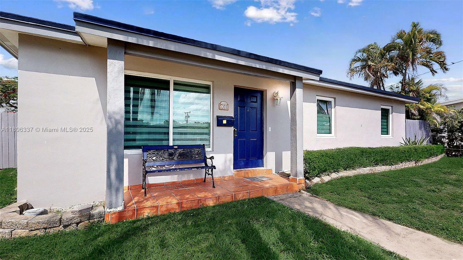 Property Photo: 5301 SW 111th Ave FL 33165