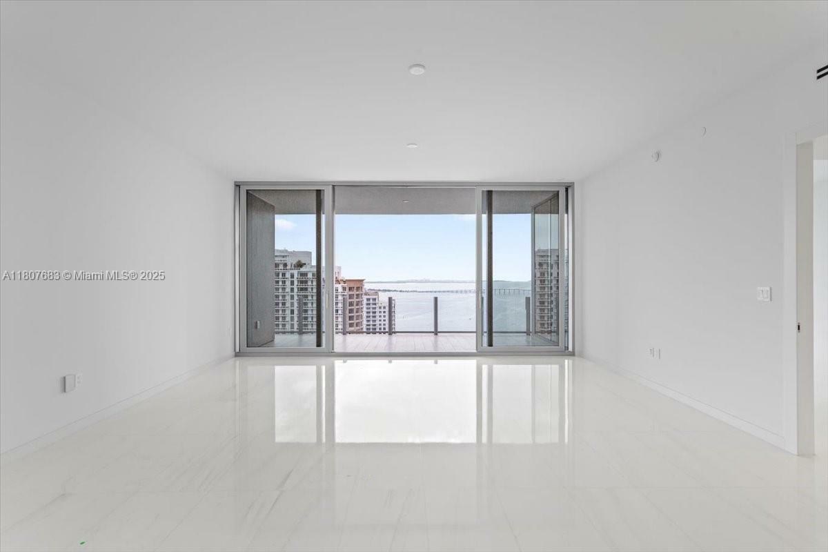Property Photo: 300 Biscayne Blvd Way 4003 FL 33131