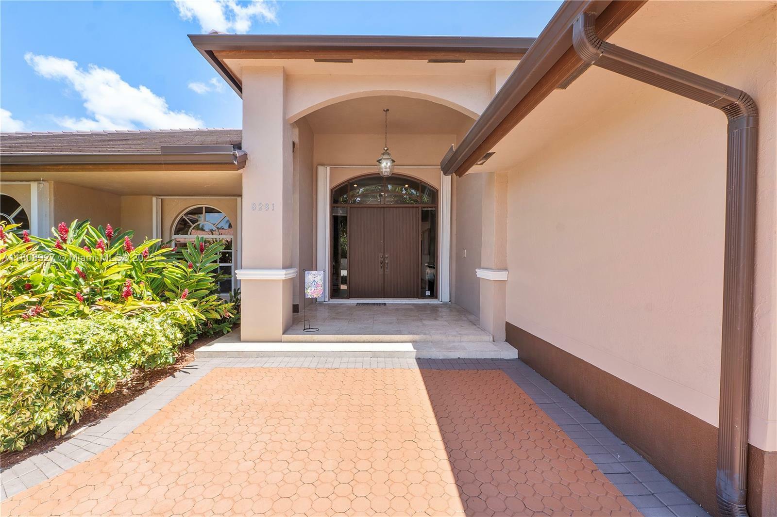 Property Photo: 8281 SW 84th Ter FL 33143