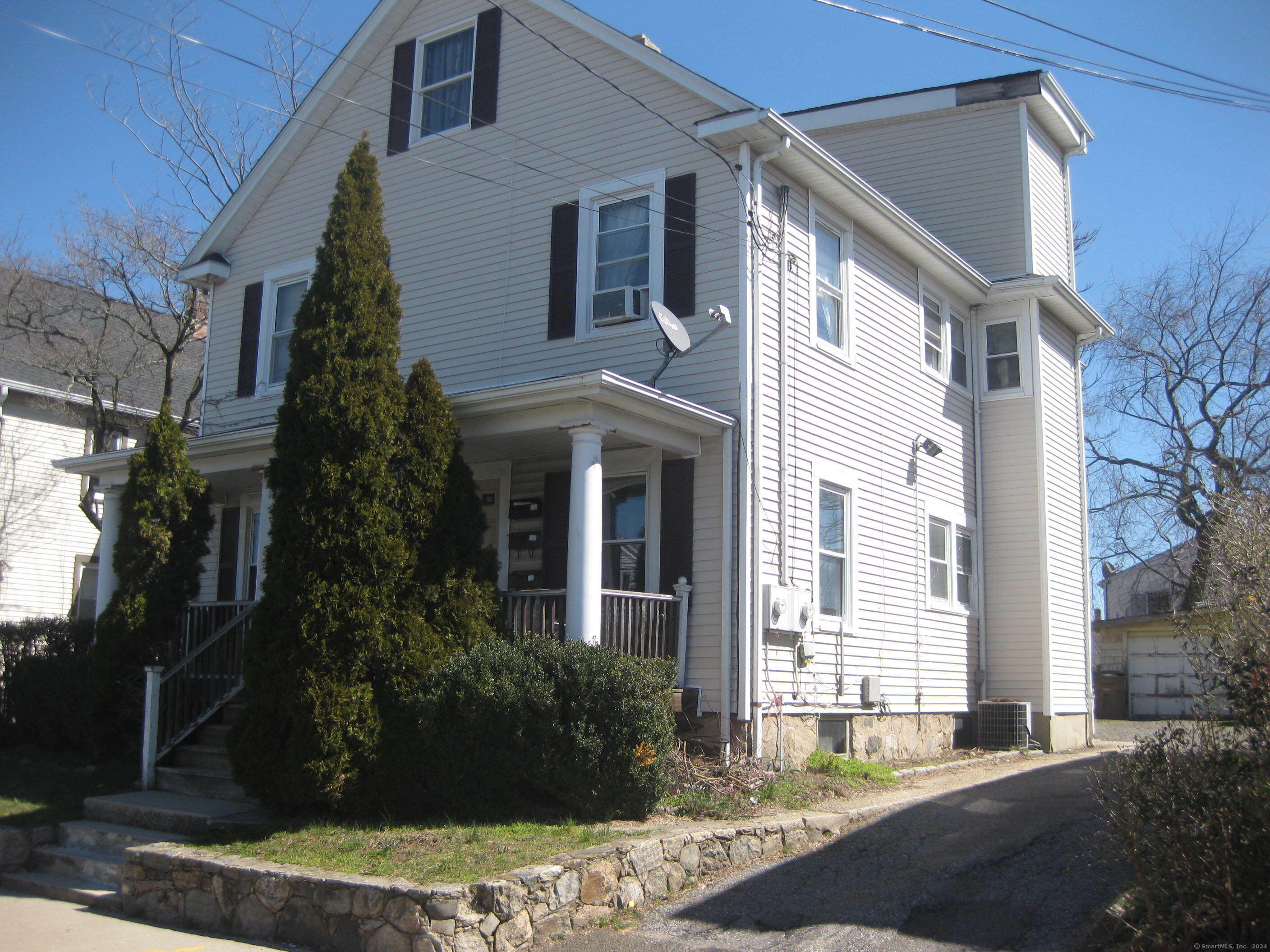 Property Photo:  56 Horton Street 2  CT 06902 