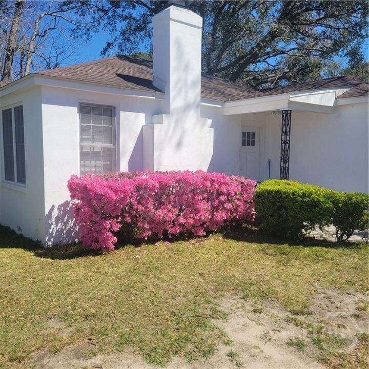 Property Photo:  1214 Delesseps Avenue  GA 31404 