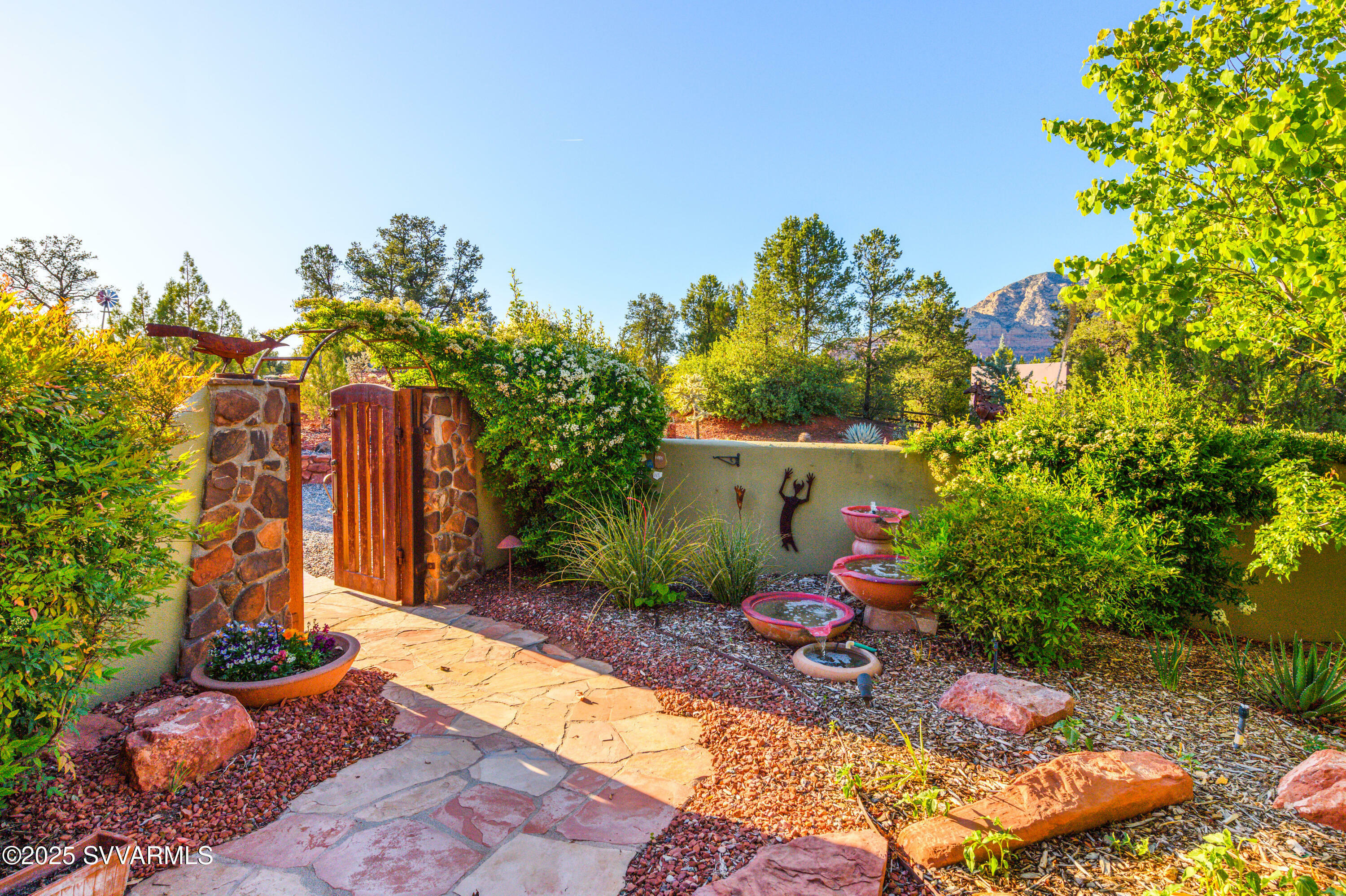 Property Photo: 550 El Camino Rd AZ 86336